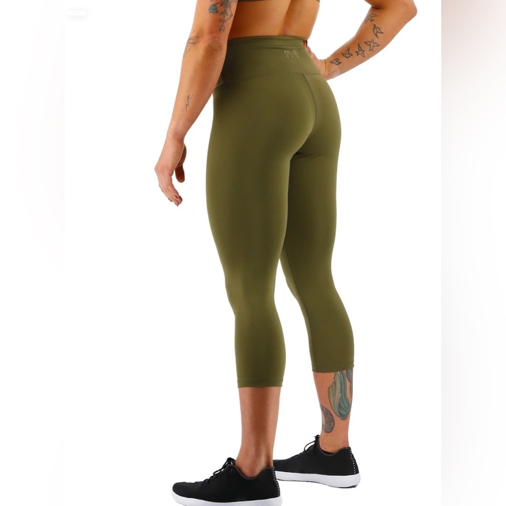 TYR Women's Base Kinetic High-Rise 3/4 Leggings